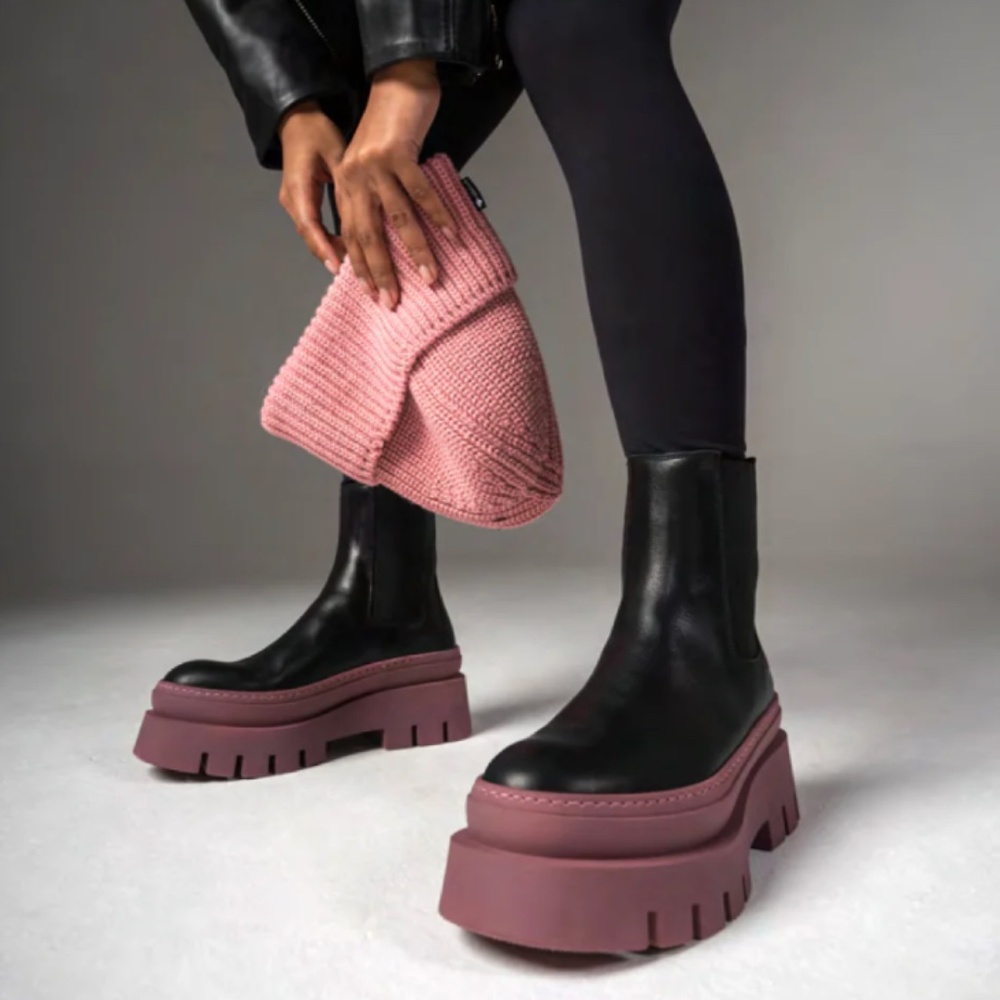 COPENHAGEN STUDIOS Platform Chelsea Boot (sold out color) SIZE 40